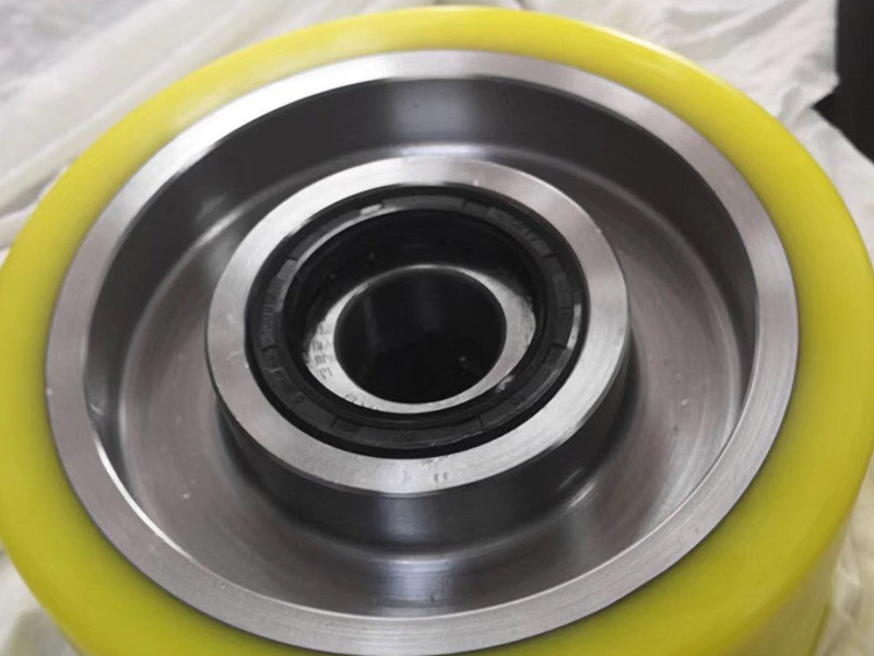 空中轨道搬运车聚氨酯轮